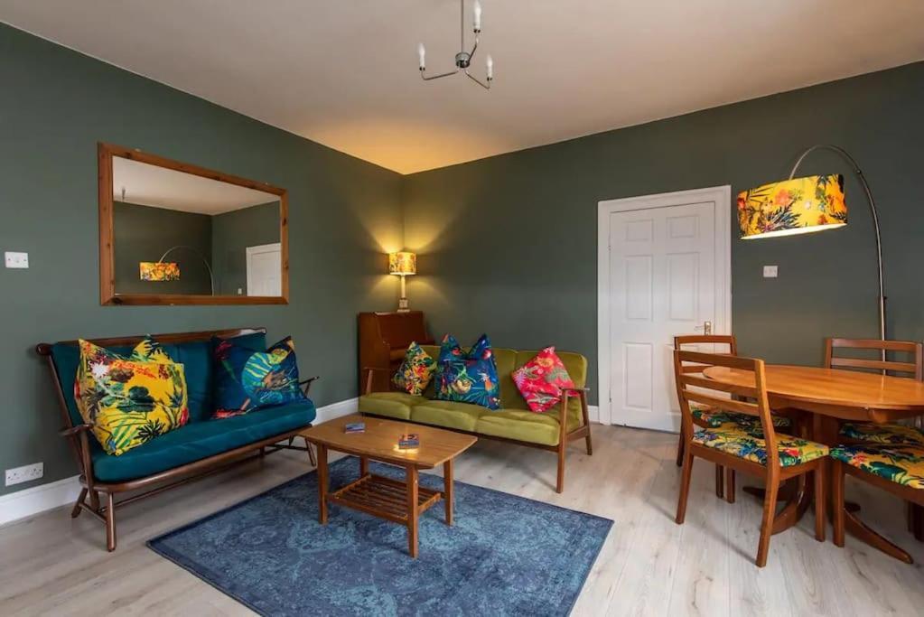 Peaceful Home From Home - Spacious 3 Bedroom House Accommodating 7 - Ideal For Families And Workers Gateshead Buitenkant foto