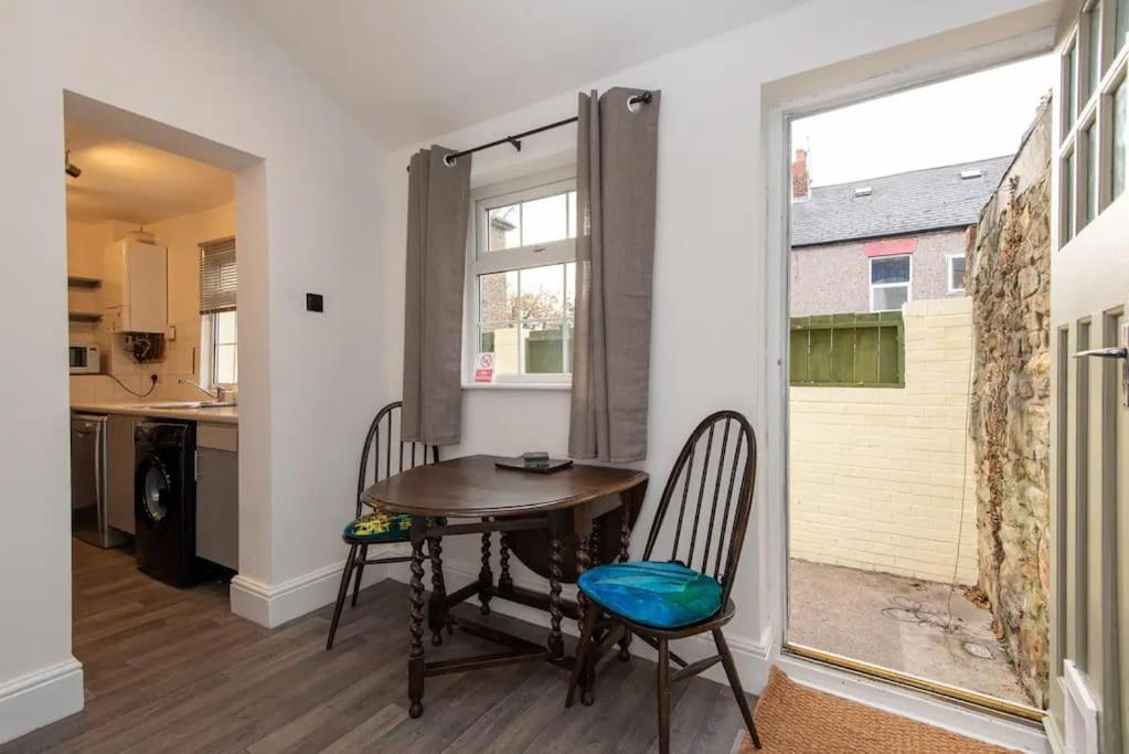 Peaceful Home From Home - Spacious 3 Bedroom House Accommodating 7 - Ideal For Families And Workers Gateshead Buitenkant foto