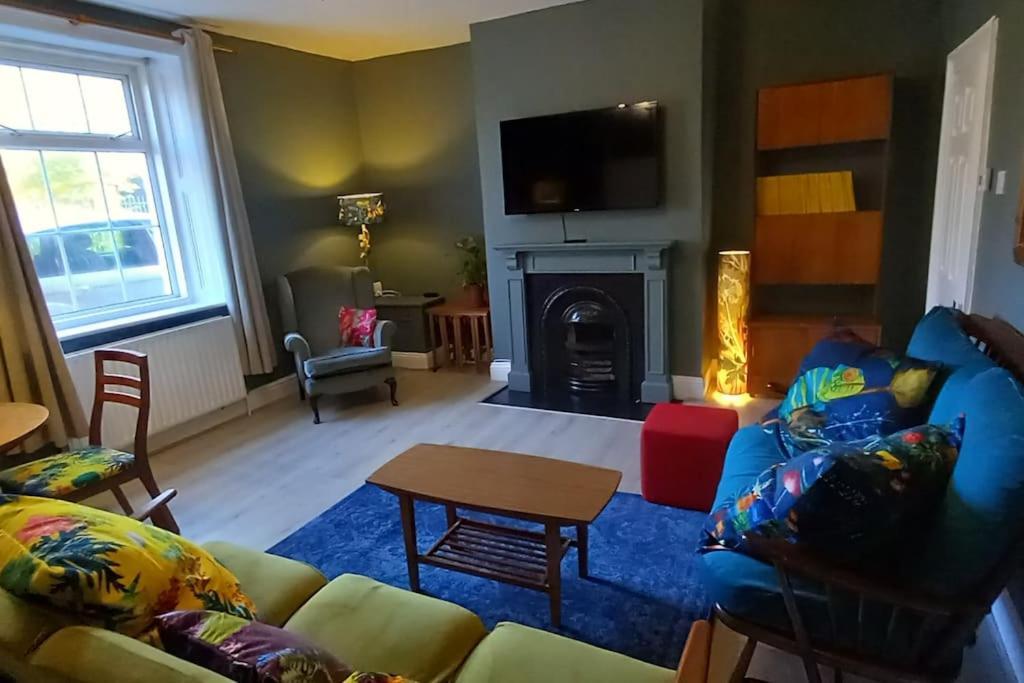 Peaceful Home From Home - Spacious 3 Bedroom House Accommodating 7 - Ideal For Families And Workers Gateshead Buitenkant foto