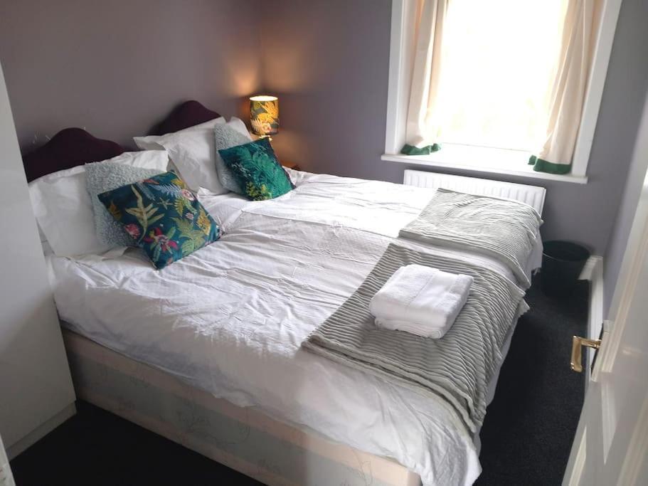 Peaceful Home From Home - Spacious 3 Bedroom House Accommodating 7 - Ideal For Families And Workers Gateshead Buitenkant foto