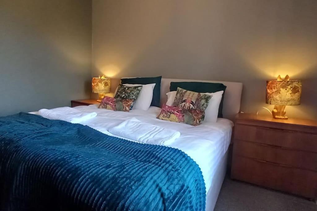 Peaceful Home From Home - Spacious 3 Bedroom House Accommodating 7 - Ideal For Families And Workers Gateshead Buitenkant foto